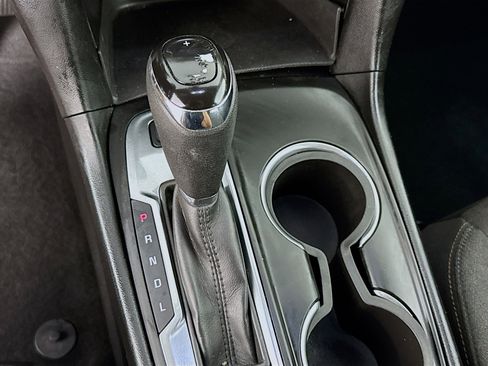 Used 2019 Chevrolet Equinox LT image 19