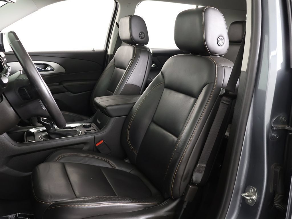 Used 2021 Chevrolet Traverse RS w/ LPO, Floor Liner Package AWD/4WD image 34