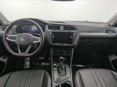Used 2024 Volkswagen Tiguan SE FWD image 23