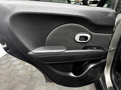 Used 2018 Kia Soul Base image 44