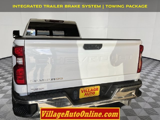 Used 2025 Chevrolet Silverado 3500 W/T AWD/4WD image 3