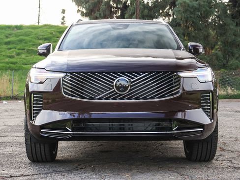 New 2026 Volvo XC90 B5 Plus image 2