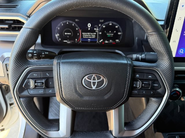 Used 2025 Toyota Tacoma TRD Sport AWD/4WD image 15