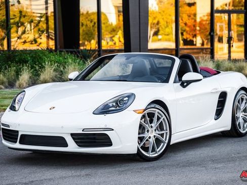 Used 2017 Porsche 718 Boxster image 36