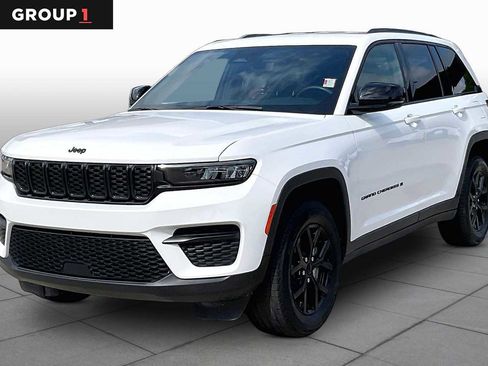 Used 2024 Jeep Grand Cherokee Altitude AWD/4WD image 1