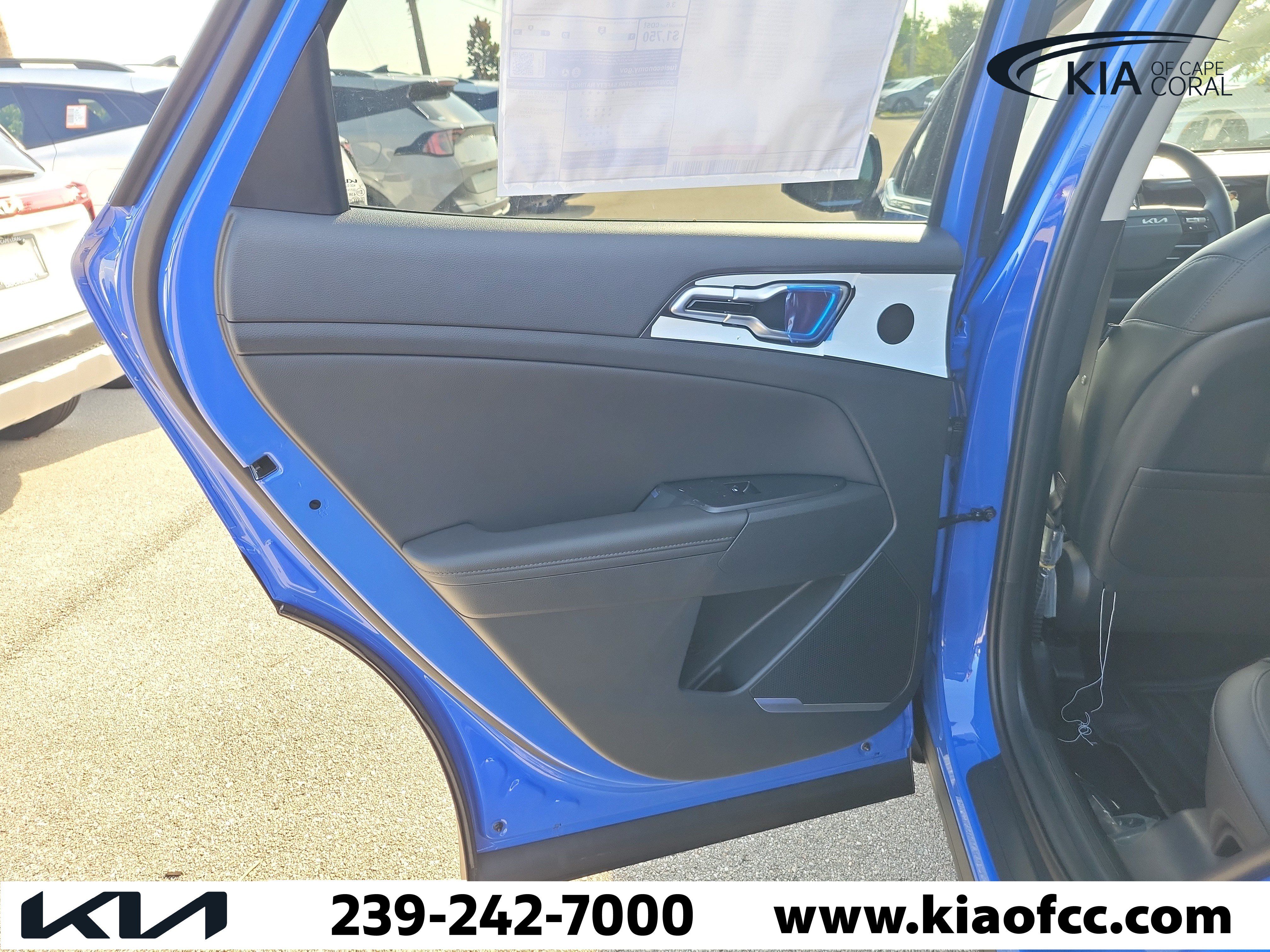 New 2026 Kia Sportage EX w/ EX Panorama Roof Package FWD image 14