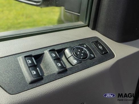 Used 2017 Ford F250 XLT w/ XLT Premium Package AWD/4WD image 17