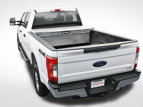 Used 2017 Ford F250 XLT image 27