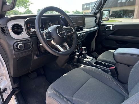 Used 2024 Jeep Wrangler Unlimited Sahara AWD/4WD image 20