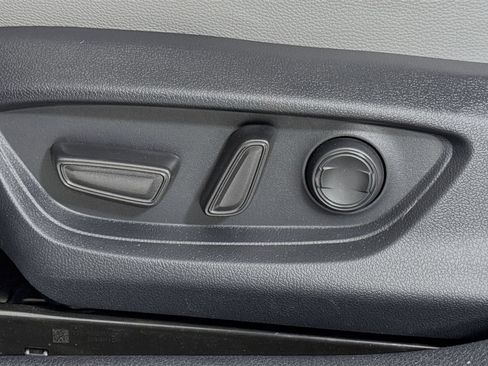 Used 2025 Toyota Camry SE w/ Convenience Package AWD/4WD image 15