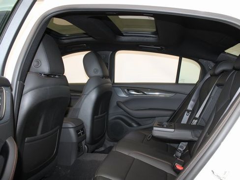 New 2026 Cadillac CT5 V image 9