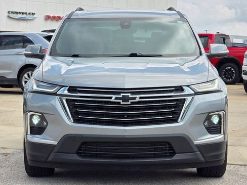 Used 2023 Chevrolet Traverse LT w/ LT Premium Package AWD/4WD image 2