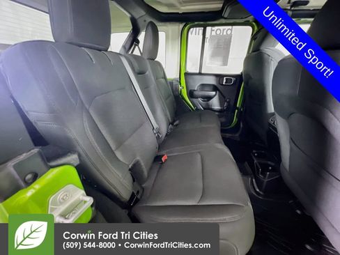 Used 2018 Jeep Wrangler Unlimited Sport AWD/4WD image 16