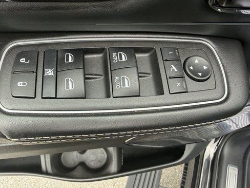 Used 2022 RAM 1500 Limited AWD/4WD image 18