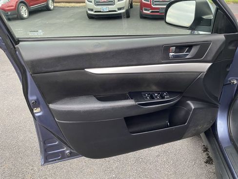 Used 2014 Subaru Outback 2.5i Premium image 19