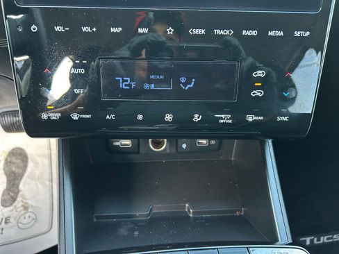 Used 2024 Hyundai Tucson Blue image 23