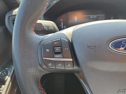 Used 2024 Ford Escape ST-Line AWD/4WD image 11