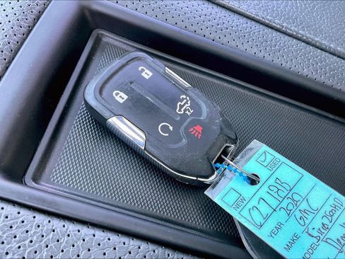 Used 2020 GMC Sierra 2500 Denali w/ Denali Ultimate Package image 11