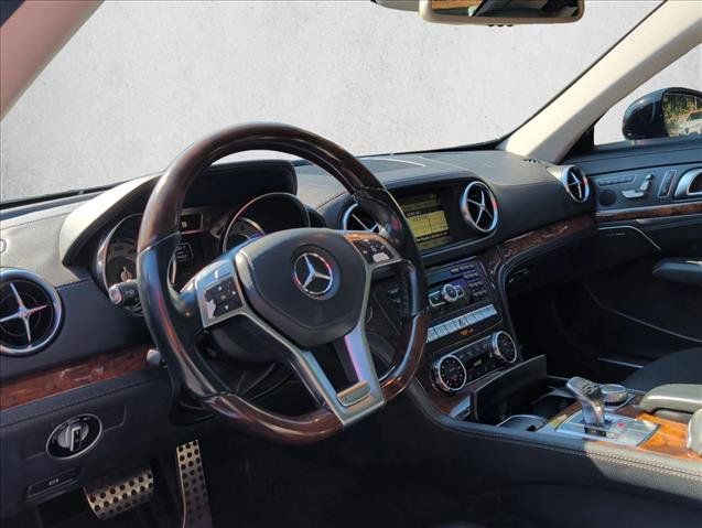 Used 2013 Mercedes-Benz SL 550 image 9