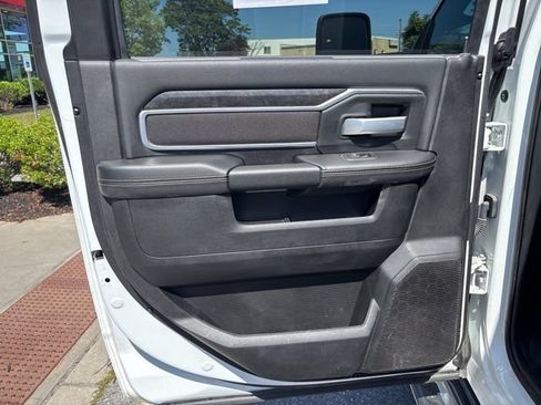 Used 2024 RAM 2500 Big Horn AWD/4WD image 11