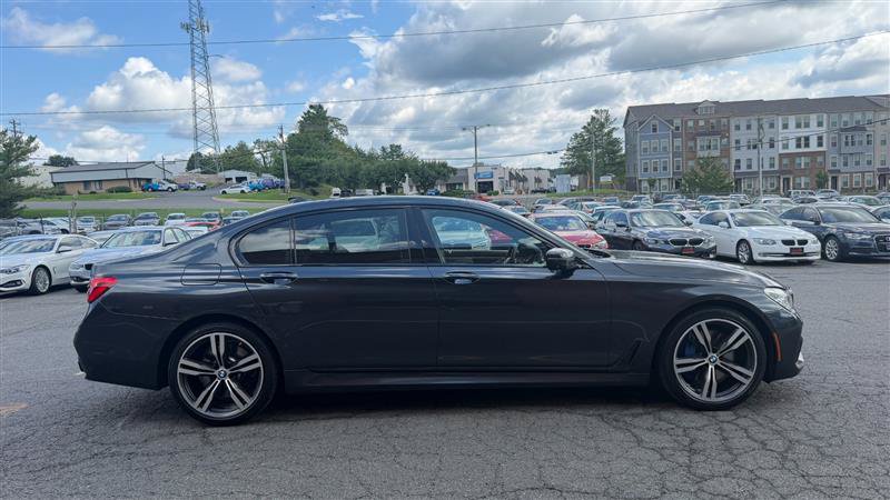Used 2018 BMW 750i RWD image 5