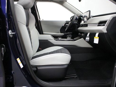 New 2026 Mitsubishi Outlander SE image 18