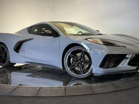 Used 2024 Chevrolet Corvette Stingray Premium Cpe w/ Z51 Performance Package RWD image 2