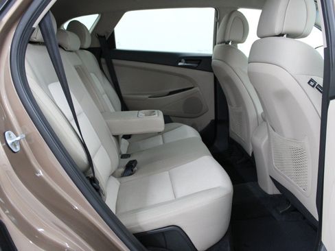 Used 2017 Hyundai Tucson SE w/ SE Popular Package 02 FWD image 11