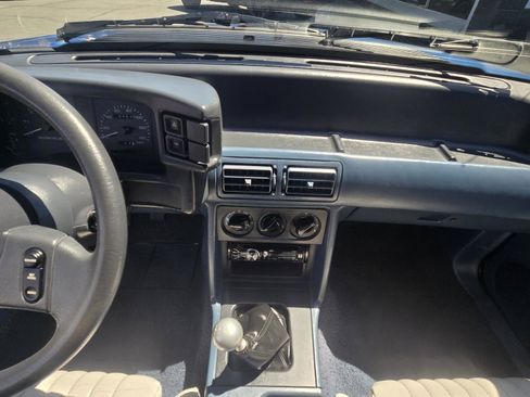 Used 1989 Ford Mustang LX RWD image 7