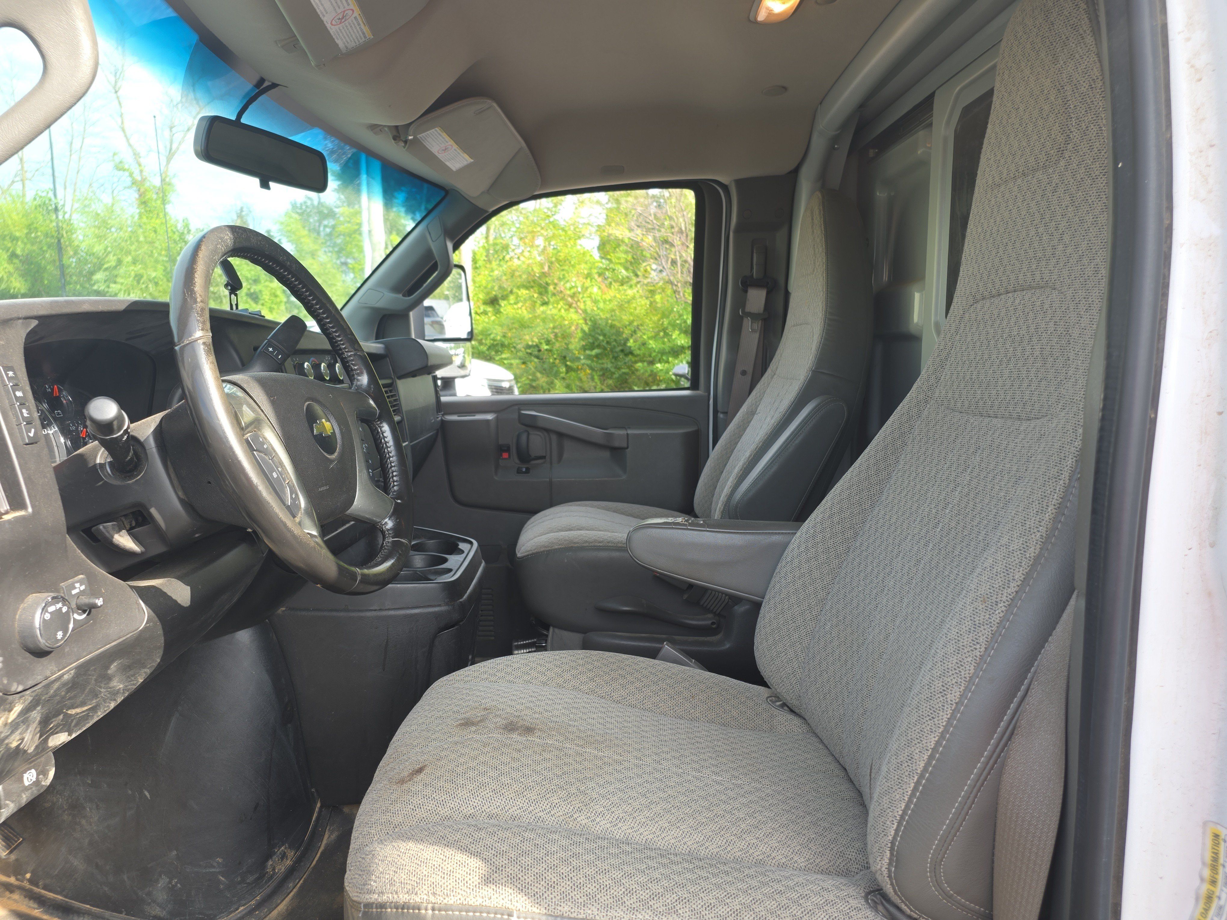 Used 2019 Chevrolet Express 3500 w/ Power Convenience Package RWD image 12