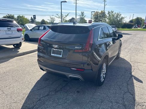 Used 2019 Cadillac XT4 Premium Luxury w/ Cold Weather Package AWD/4WD image 5