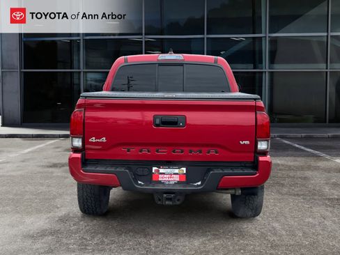 Used 2022 Toyota Tacoma SR image 10