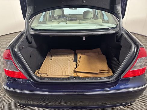 Used 2008 Mercedes-Benz E 350 4MATIC Sedan image 19