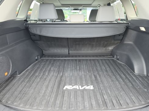 Certified 2022 Toyota RAV4 Limited AWD/4WD image 11