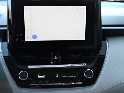 Used 2023 Toyota Corolla Cross L image 13