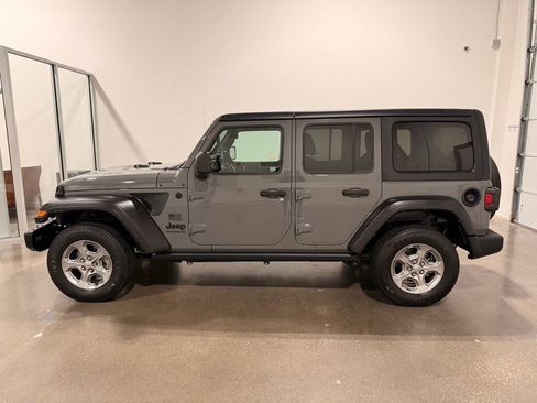 Used 2021 Jeep Wrangler Unlimited Sport image 8