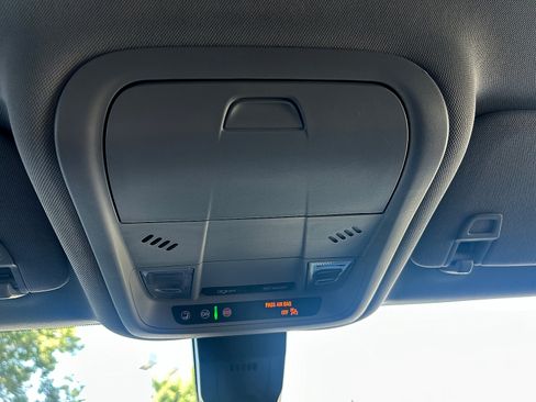 Used 2023 Chevrolet Equinox LT FWD image 20