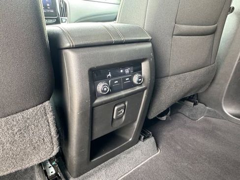 Used 2021 Chevrolet Traverse LT FWD image 30