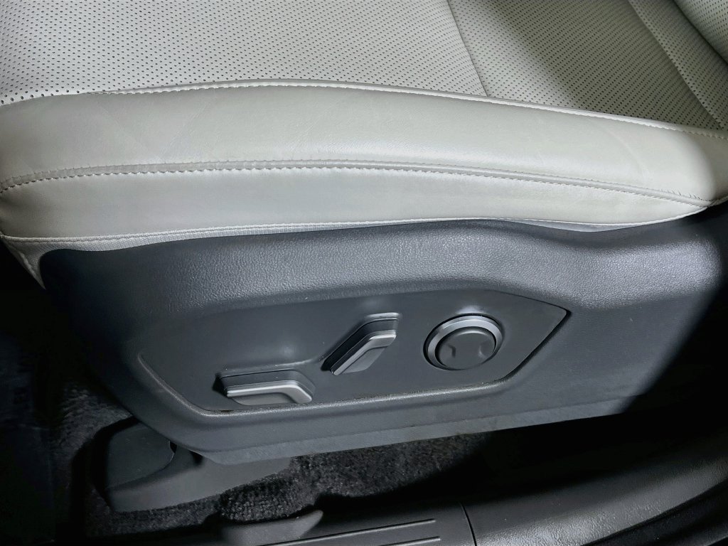 Used 2025 Hyundai Santa Fe SEL AWD/4WD image 17