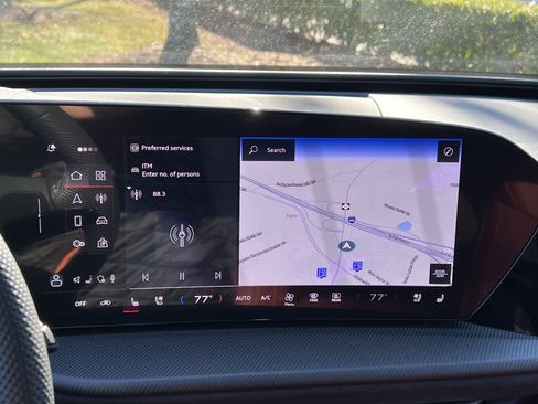 Certified 2025 Audi SQ5 Prestige image 24