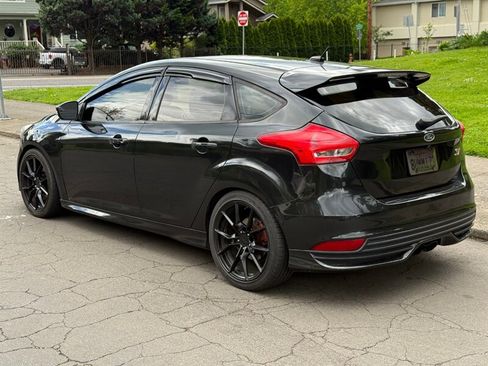 Used 2015 Ford Focus ST w/ Equipment Group 402A image 3