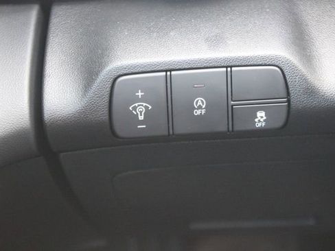 Used 2024 Hyundai Elantra SE FWD image 16