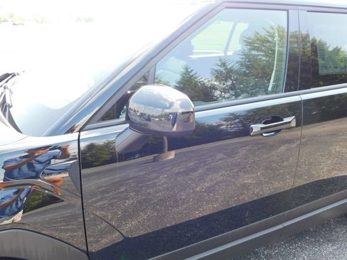 Used 2024 Hyundai Santa Fe SEL FWD image 12