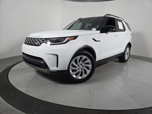 Used 2025 Land Rover Discovery S image 1