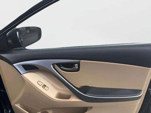 Used 2013 Hyundai Elantra Limited w/ Technology Pkg image 6