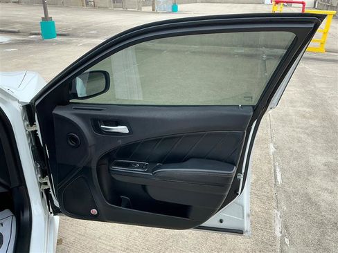 Used 2017 Dodge Charger R/T image 33