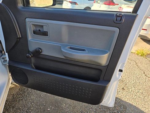 Used 2010 Dodge Dakota ST w/ Extra Security Group image 29