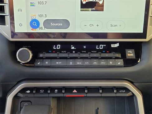 Used 2025 Toyota Tundra Limited image 25