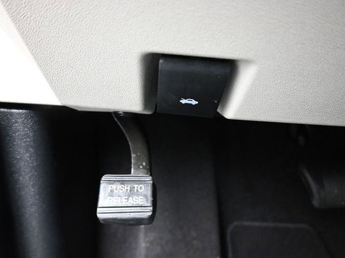 Used 2016 Dodge Grand Caravan SE image 25