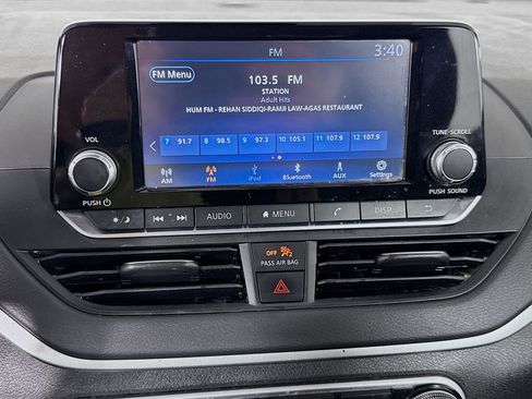 Used 2024 Nissan Altima 2.5 S FWD image 17